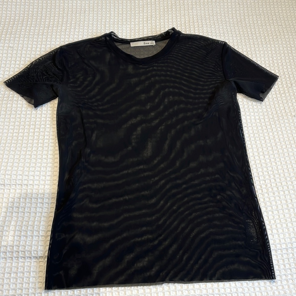 XXS ARITZIA BLACK MESH TSHIRT TOP